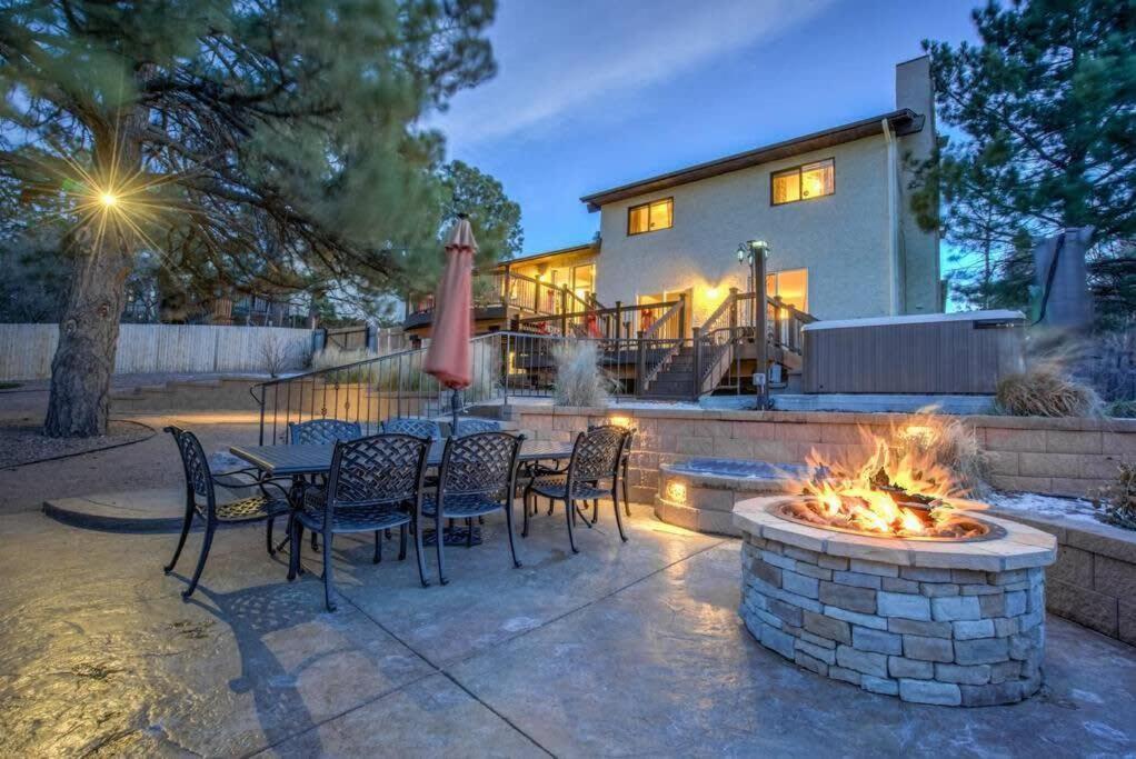Holiday home 4br Near Usafa Entertain W Lg Backyard & Hot Tub Colorado Springs